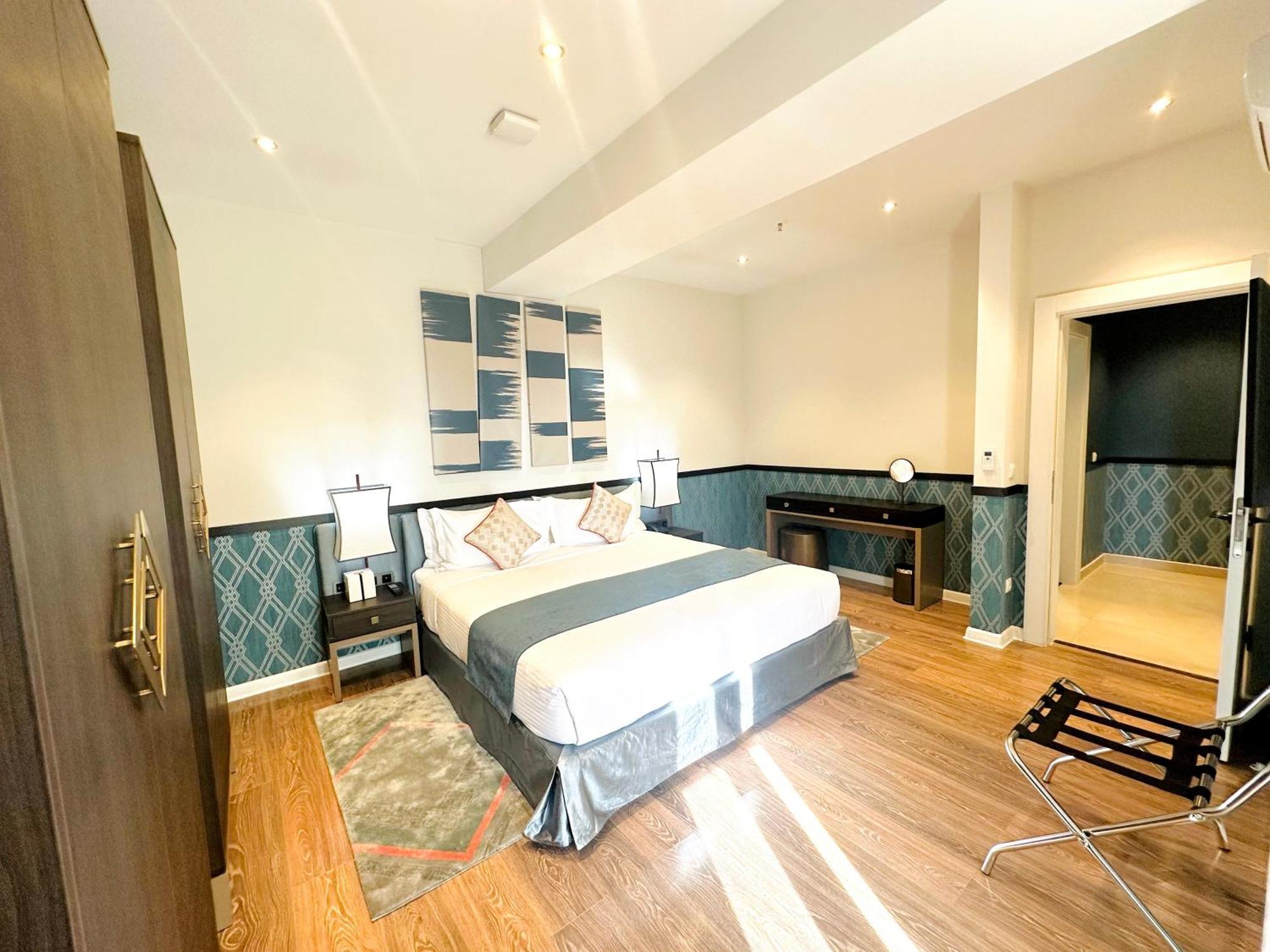 Somerset Centre 5*